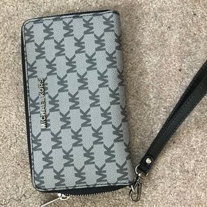 Michael Kors Wallet/Wristlet